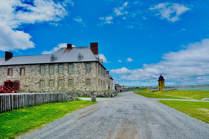 Fortress of Louisbourg Historic Tour: Cruise-Passenger Friendly