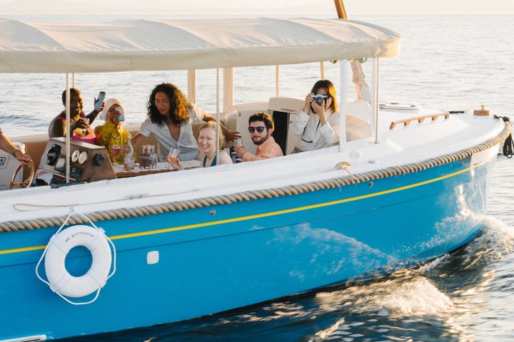 Public Daytime Picnic Boat Cruise