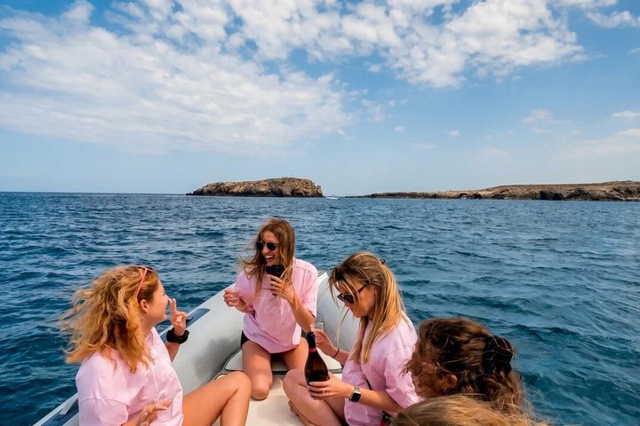 From Monopoli to Polignano : Cave boat tour with aperitif