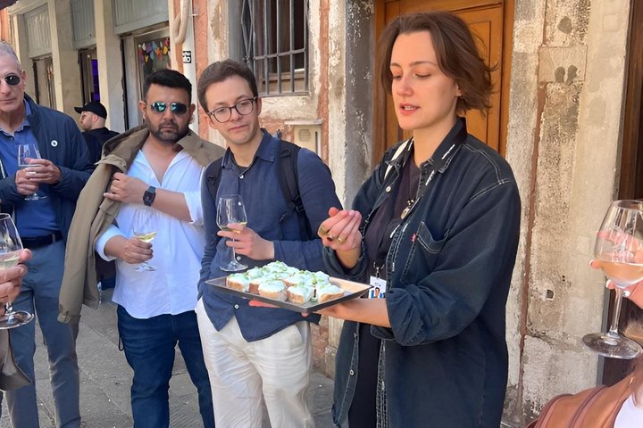 Eat Like a Local: Venice 3-Hour Small-Group Food Tasting Tour