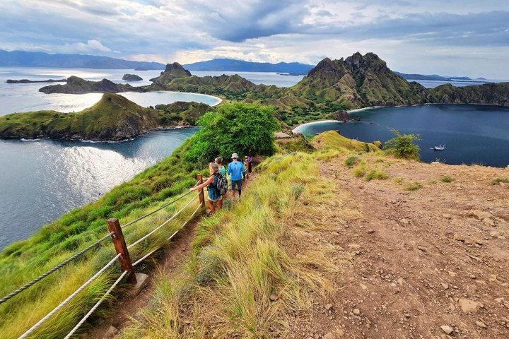 Explore Komodo Open Trip 2 Days 1 Night