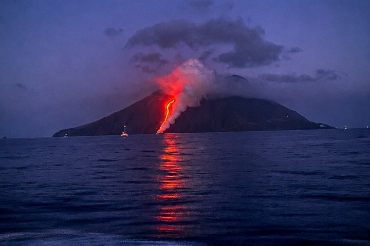 Relaxation excursion from Lipari Panarea and Stromboli.