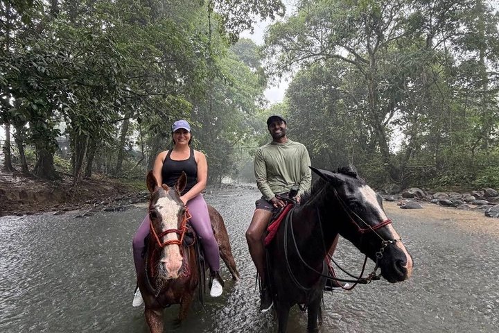 Horseback Riding Adventure in La Fortuna with River Crossings