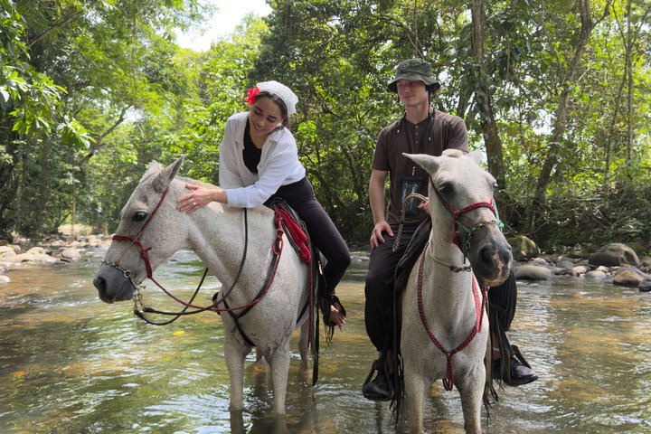 Horseback Riding Adventure in La Fortuna with River Crossings