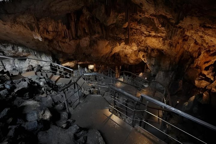 Knossos & lasithi plateau villages,Zeus's cave&olive oil Mill