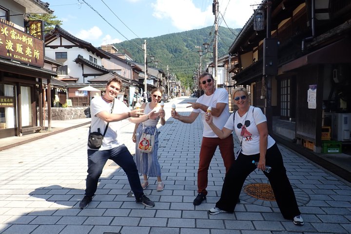 Sho Time Gokayama Private Car Custom Tour