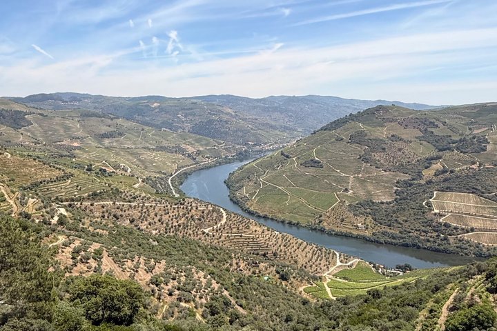 Private Douro 4x4 Adventure with Winery, Lunch & River Cruise