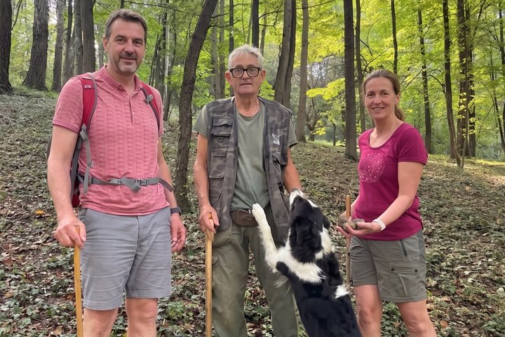 Truffle Hunting and Cheese, Truffle & Wine Tasting near Alba