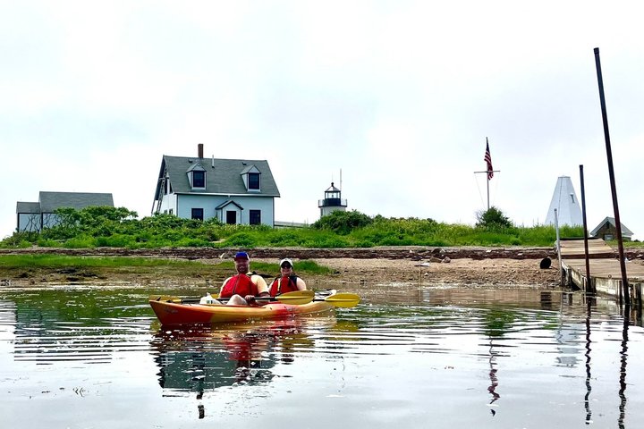 Harbor and Lighthouse Kayak Tour With Lobster Roll