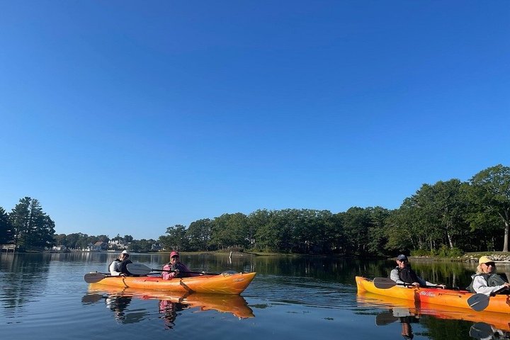 Harbor and Lighthouse Kayak Tour With Lobster Roll