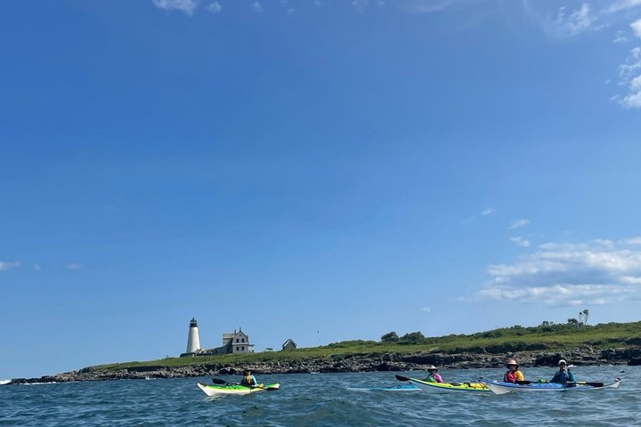 Harbor and Lighthouse Kayak Tour With Lobster Roll