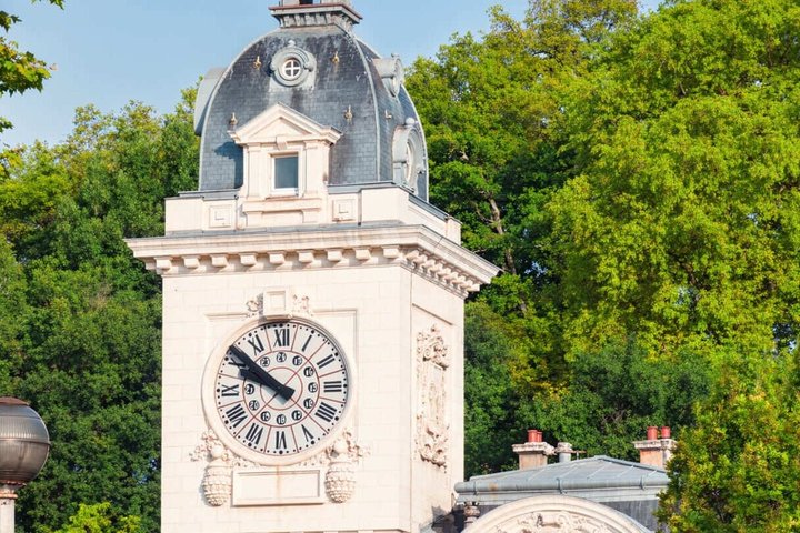 Hello Bayonne: Private 2-Hour Intro City Walk with Local Guide
