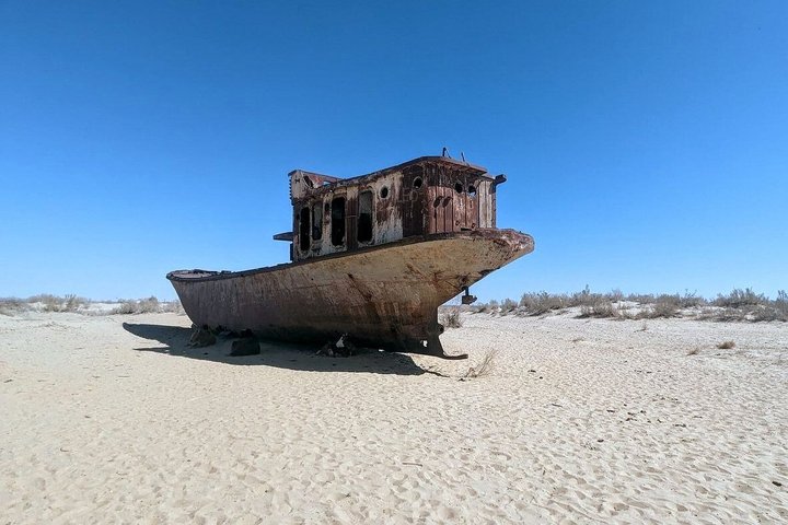 Daytrip from Khiva to the Muynak Ship Cemetery and Nukus Museum
