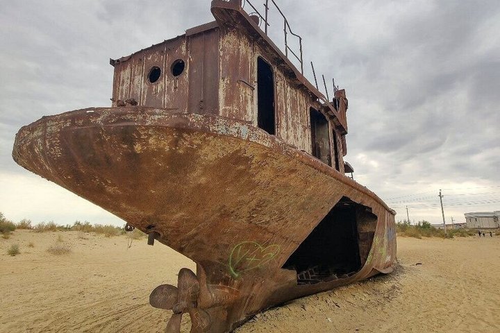 Daytrip from Khiva to the Muynak Ship Cemetery and Nukus Museum