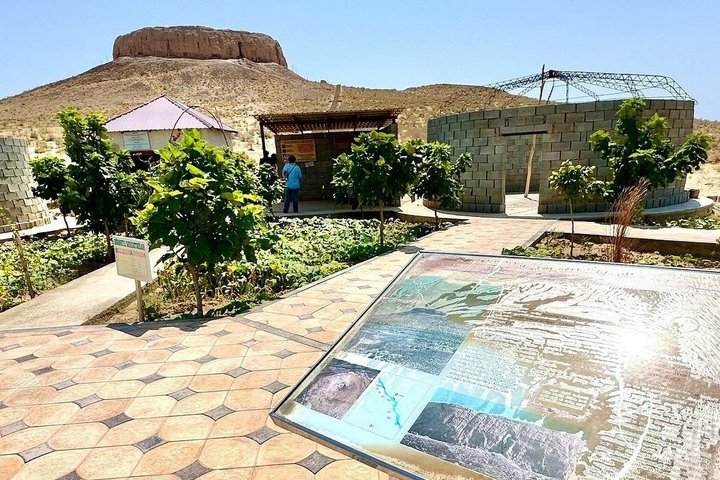 Daytrip from Khiva to the Muynak Ship Cemetery and Nukus Museum