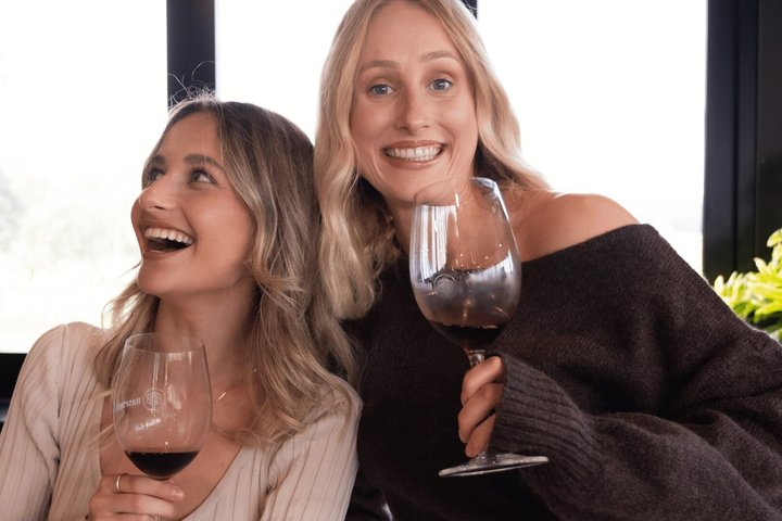 Adelaide Highlights, Hahndorf & McLaren Vale Wine Tasting and Sightseeing Tour