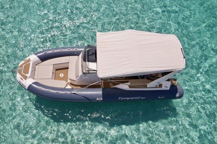 Private cruise Lavezzi Islands exclusive caves and swimming