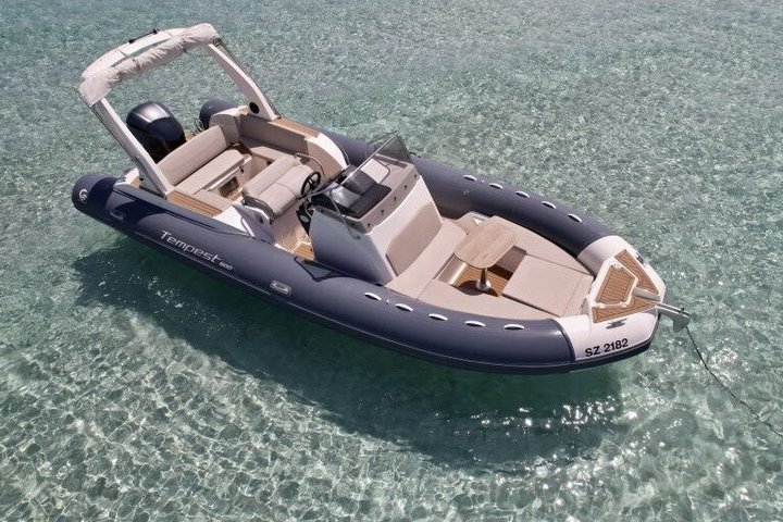 Private cruise Lavezzi Islands exclusive caves and swimming