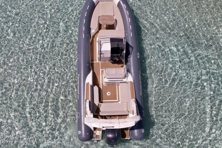 Private cruise Lavezzi Islands exclusive caves and swimming