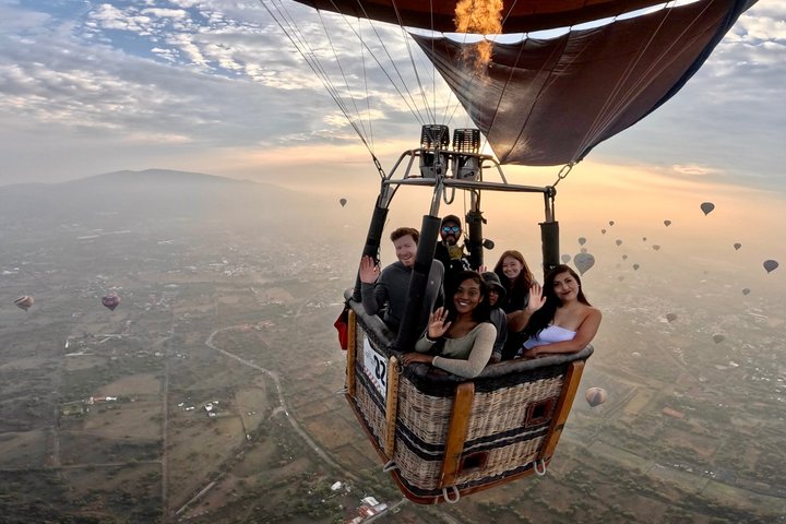 Balloon Flight+Gruta brekfast+Teotihuacan Tour from Mexico City