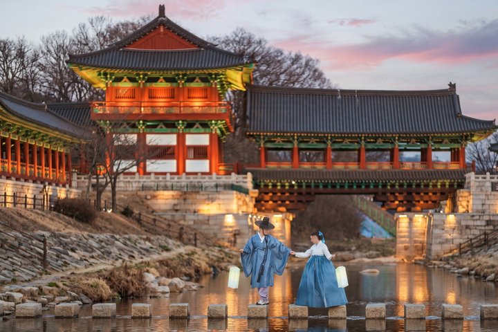 Gyeongju Private Day Tour with Hanbok Fully Customizable