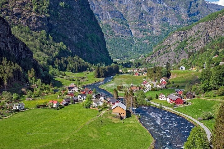 Flam Private Drive with Waterfall Walk and Stegastein Viewpoint