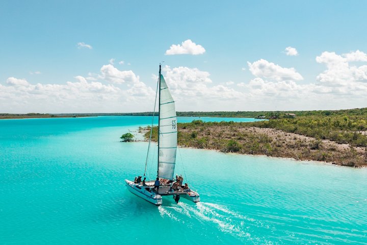 3-Hour Bacalar Sailing Catamaran Tour