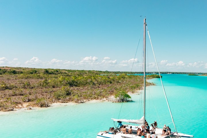 3-Hour Bacalar Sailing Catamaran Tour