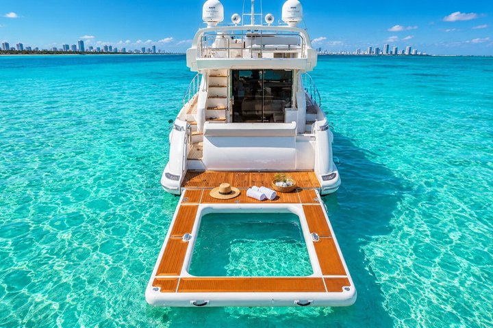 Private Luxury Yacht |+ 2 free Jet Skis | + Sea Pool