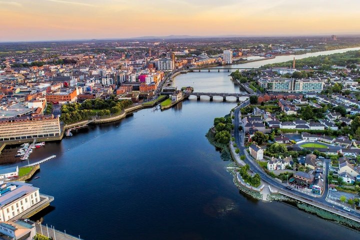 Shannon Airport to Limerick with Private Chauffeur Meet and Greet