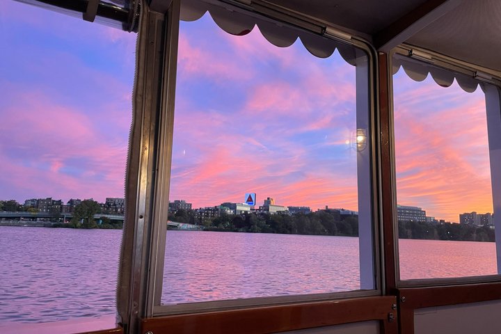 Boston: Cocktail & Sunset Cruises on the Charles River