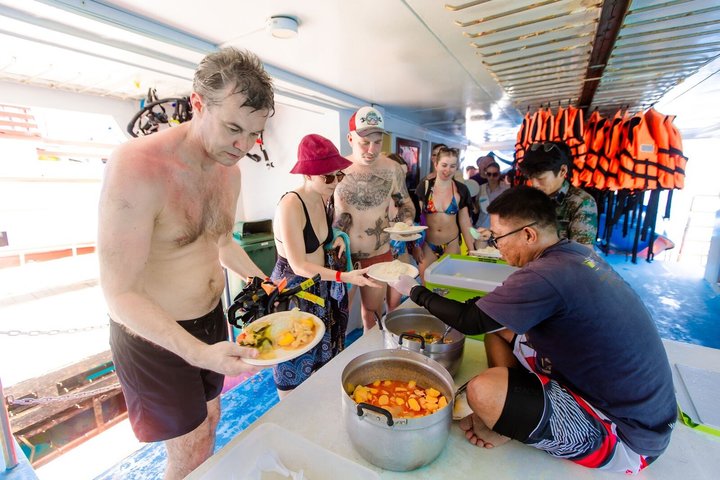 Koh Tao Snorkeling Tour to Hidden Bays and Koh Nang Yuan