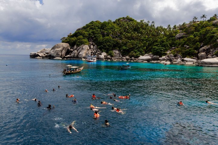 Koh Tao Snorkeling Tour to Hidden Bays and Koh Nang Yuan