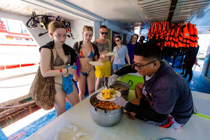Koh Tao Snorkeling Tour to Hidden Bays and Koh Nang Yuan