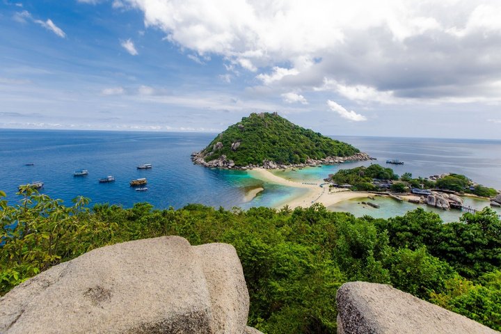 Koh Tao Snorkeling Tour to Hidden Bays and Koh Nang Yuan