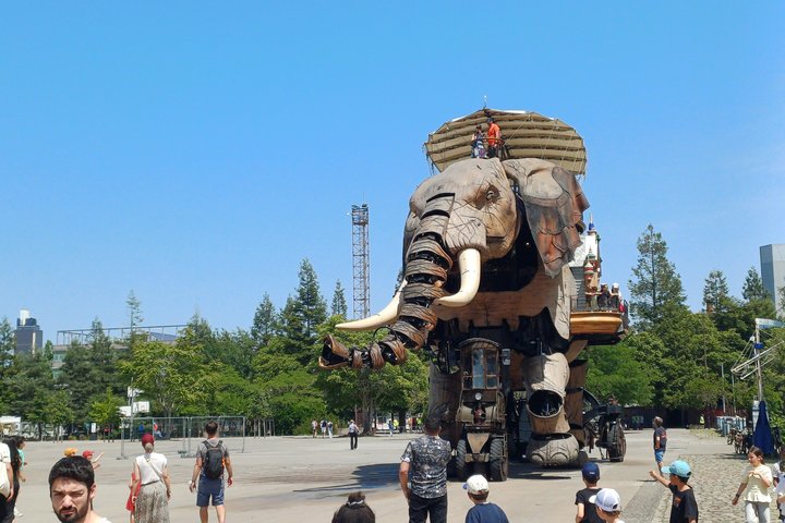 Guided Tour of the Island of Nantes Urbanism and Contemporary Art