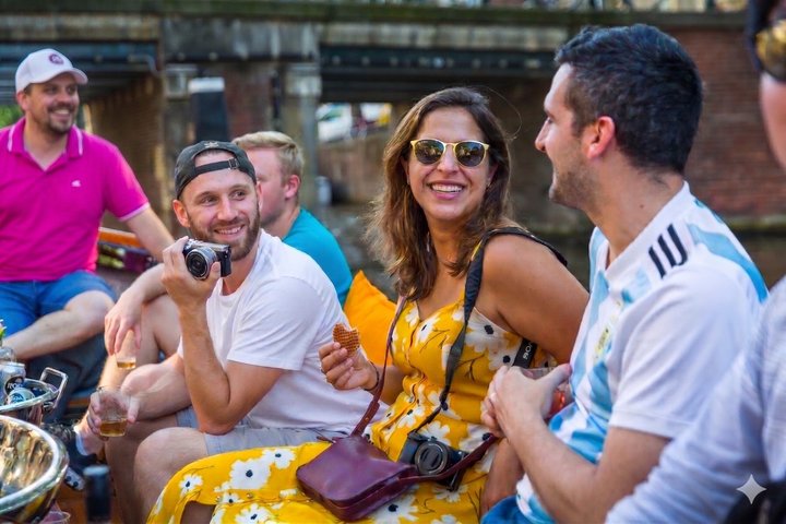 Amsterdam All-Inclusive 90-Minutes Canal Cruise by Captain Jack