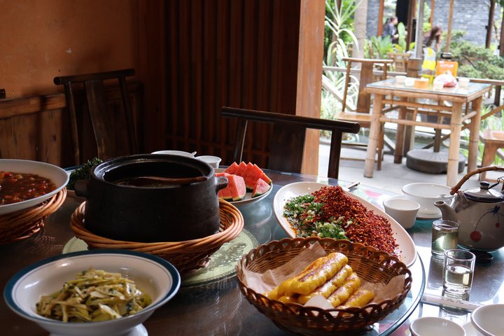 Chengdu Tea Ceremony and Sichuan Opera Permanence Experience