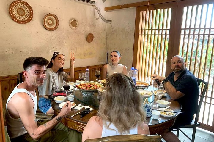 Chengdu Tea Ceremony and Sichuan Opera Permanence Experience
