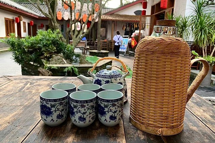 Chengdu Tea Ceremony and Sichuan Opera Permanence Experience