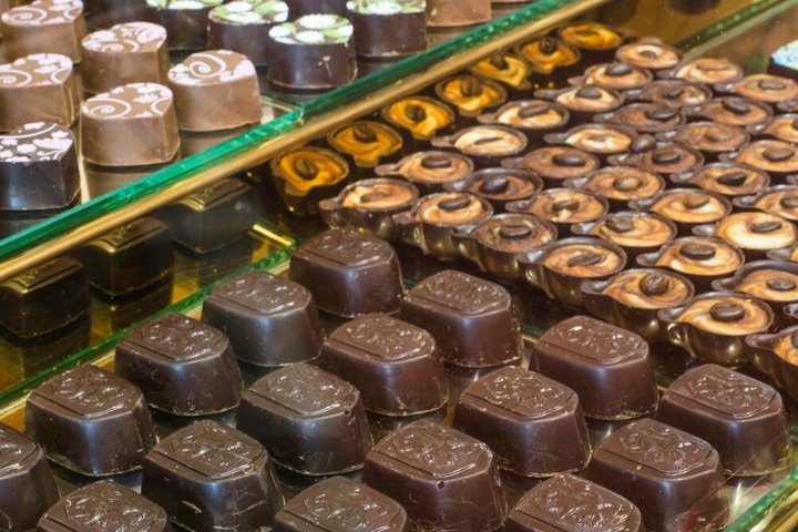 Lugano Chocolate Tasting and Walking Tour with a Local