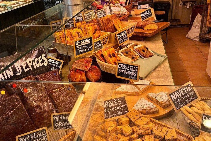 AVIGNON ESSENTIALS: A Food and Wine First Taste