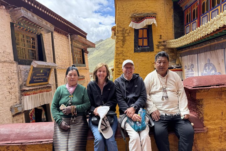 8 Days Lhasa Gyantse Shigatse Mt Everest Group Tour