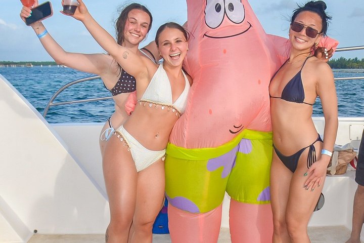 Punta Cana Family Catamaran Cruise with Snorkeling Adventure