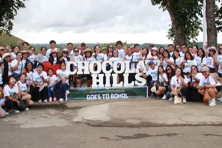 Bohol Premium Private Tour: Chocolate Hills & Tarsier Experience