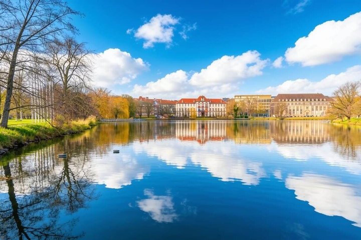 Hello Kiel: Private 2-Hour Intro City Walk with Local Guide