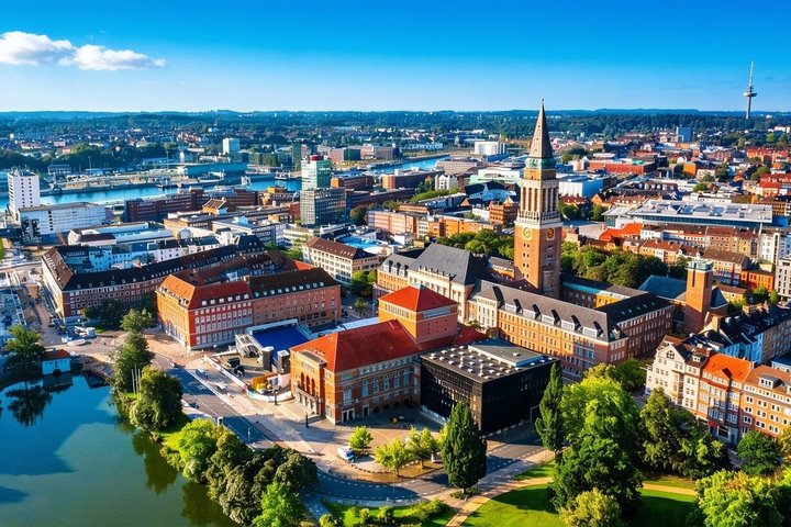 Hello Kiel: Private 2-Hour Intro City Walk with Local Guide