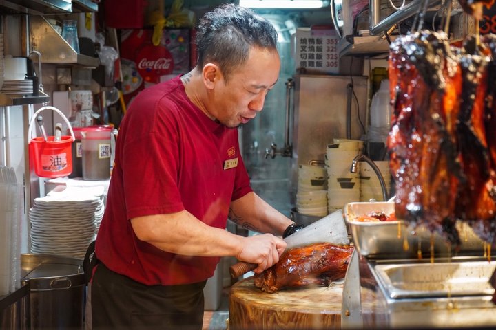 Hong Kong: 7-Course Hong Kong Street & Restaurant Food Tour