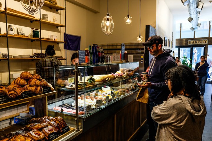 Pittsburgh Sweet Treats Food Tour: Donuts, Pastries, & More