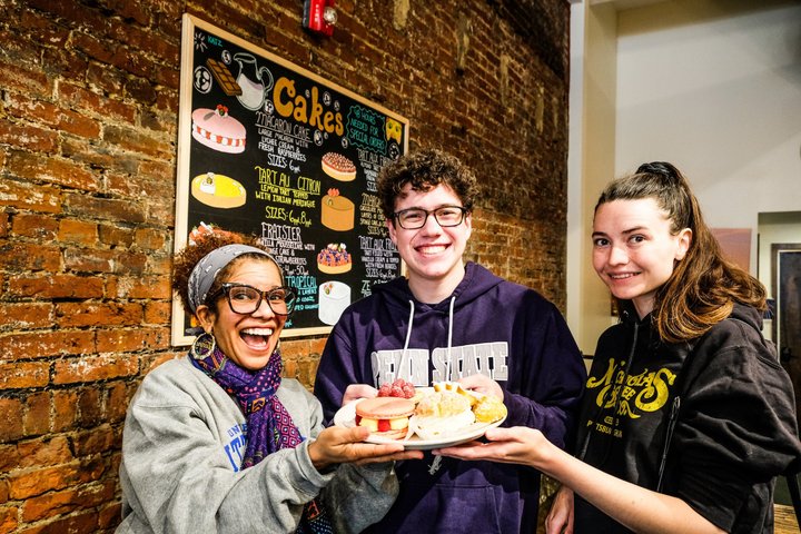 Pittsburgh Sweet Treats Food Tour: Donuts, Pastries, & More